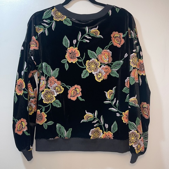 NWOT BCBG Floral Black Velour Sweatshirt Sweater - Picture 6 of 9